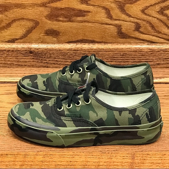 mono camo vans